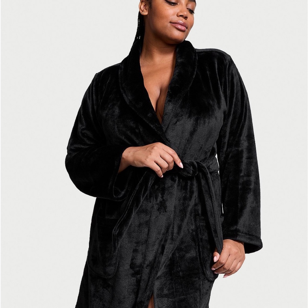 Victoria’s Secret Luxurious Black Women's Plush Robe